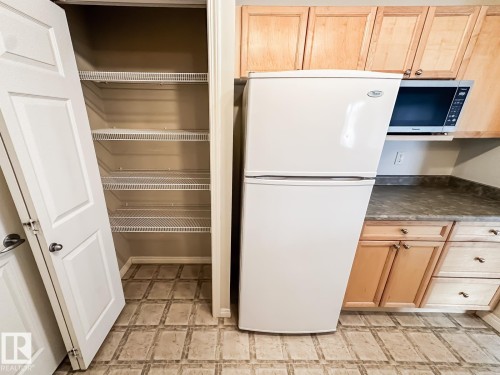 14 3040 Spence Wynd, Edmonton, AB - Indoor