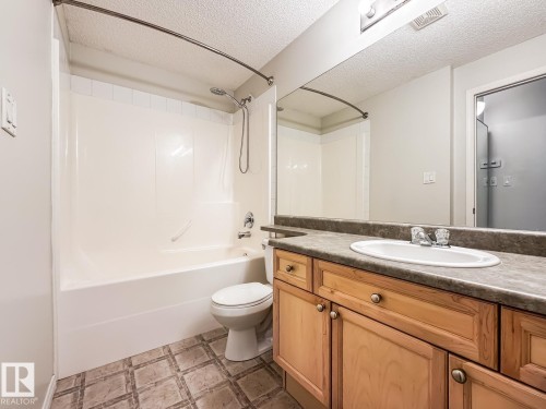 14 3040 Spence Wynd, Edmonton, AB - Indoor Photo Showing Bathroom