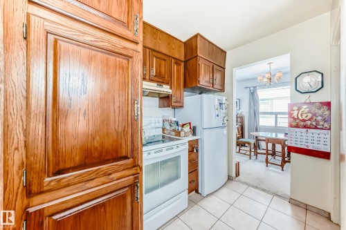 12237 135 Street, Edmonton, AB - Indoor Photo Showing Kitchen