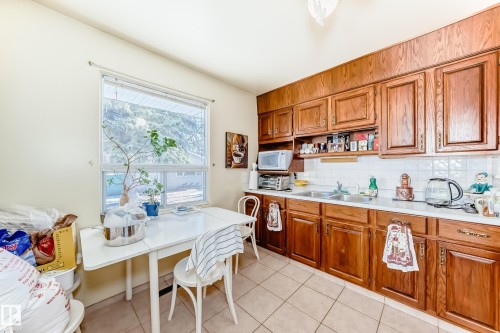 12237 135 Street, Edmonton, AB - Indoor