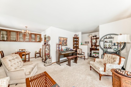 12237 135 Street, Edmonton, AB - Indoor Photo Showing Living Room