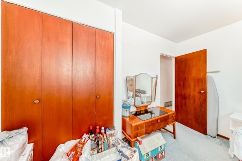 12237 135 Street, Edmonton, AB - Indoor