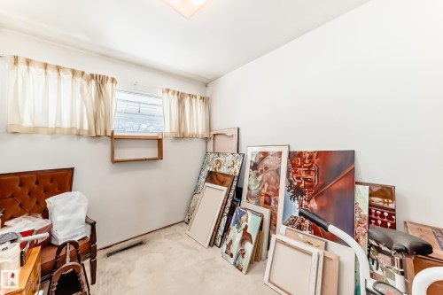 12237 135 Street, Edmonton, AB - Indoor