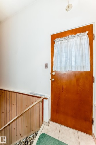 12237 135 Street, Edmonton, AB - Indoor