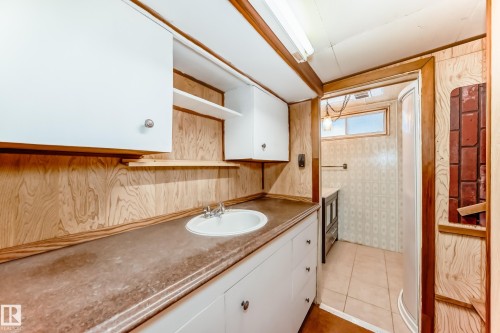 12237 135 Street, Edmonton, AB - Indoor Photo Showing Bathroom