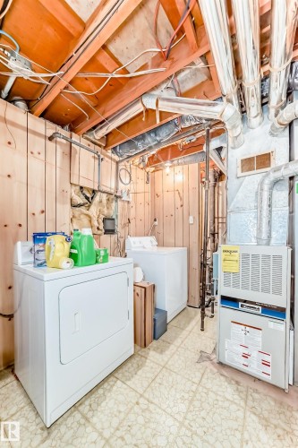 12237 135 Street, Edmonton, AB - Indoor Photo Showing Laundry Room