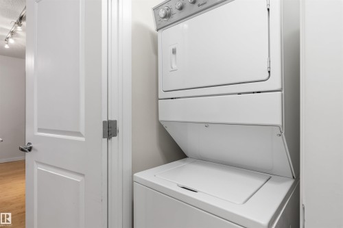 110 9517 160 Avenue, Edmonton, AB - Indoor Photo Showing Laundry Room
