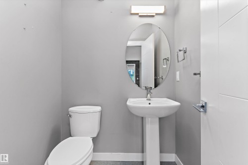 8729 Carson Way, Edmonton, AB - Indoor Photo Showing Bathroom