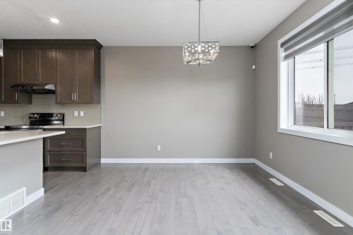 8729 Carson Way, Edmonton, AB - Indoor Photo Showing Kitchen
