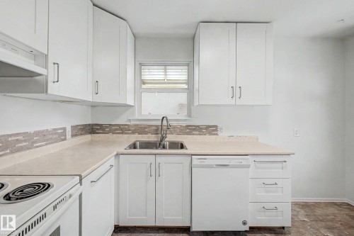 9276 86 Street, Edmonton, AB - Indoor Photo Showing Kitchen
