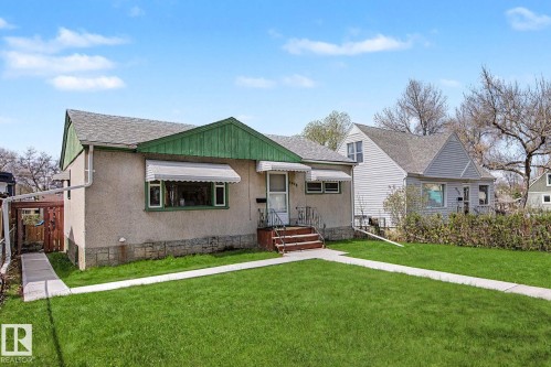 9276 86 Street  Edmonton, AB T6C 3E4