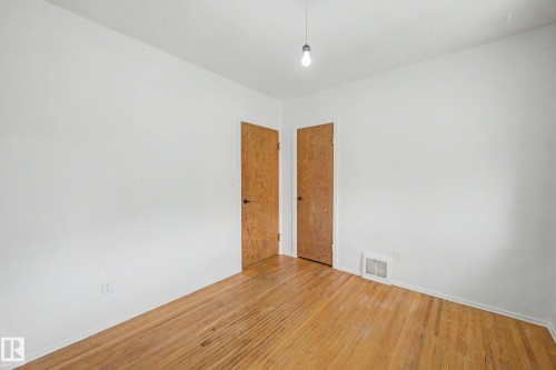9276 86 Street, Edmonton, AB - Indoor Photo Showing Other Room
