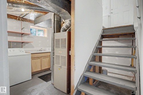 9276 86 Street, Edmonton, AB - Indoor Photo Showing Laundry Room