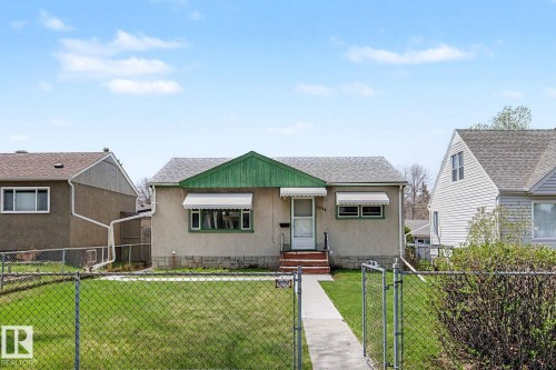 9276 86 Street, Edmonton, AB - Outdoor