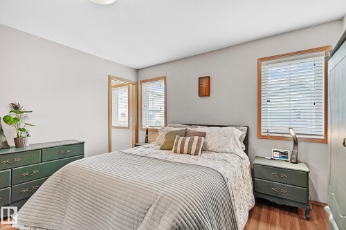98 Hewitt Circle, Spruce Grove, AB - Indoor Photo Showing Bedroom