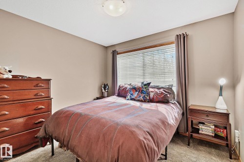 98 Hewitt Circle, Spruce Grove, AB - Indoor Photo Showing Bedroom