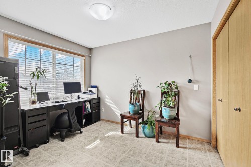 98 Hewitt Circle, Spruce Grove, AB - Indoor Photo Showing Office