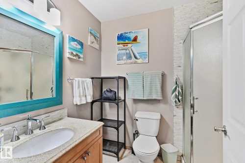 98 Hewitt Circle, Spruce Grove, AB - Indoor Photo Showing Bathroom