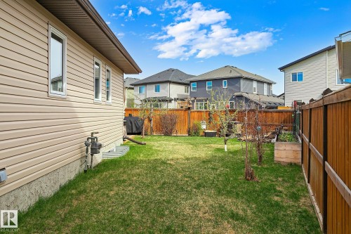 98 Hewitt Circle, Spruce Grove, AB - Outdoor With Exterior