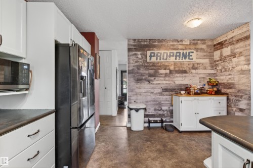 2012 2 Avenue, Cold Lake, AB - Indoor Photo Showing Kitchen