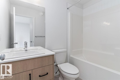 4277 Kinglet Drive, Edmonton, AB - Indoor Photo Showing Bathroom