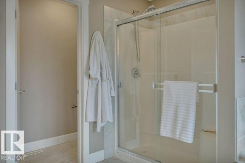 1958 Ainslie Link, Edmonton, AB - Indoor Photo Showing Bathroom