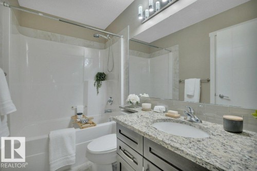 1958 Ainslie Link, Edmonton, AB - Indoor Photo Showing Bathroom