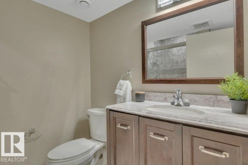 1958 Ainslie Link, Edmonton, AB - Indoor Photo Showing Bathroom