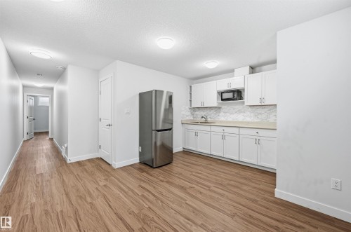 11146 78 Avenue, Edmonton, AB - Indoor Photo Showing Kitchen