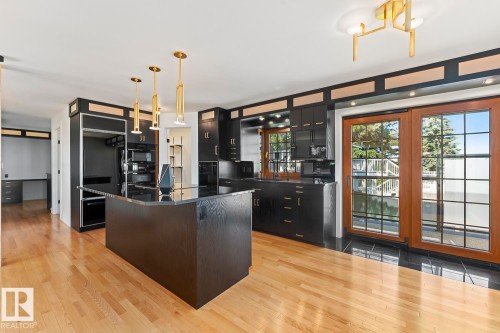 305 Lakeshore Drive, Cold Lake, AB - Indoor Photo Showing Kitchen
