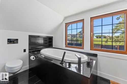 305 Lakeshore Drive, Cold Lake, AB - Indoor Photo Showing Bathroom