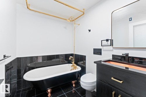 305 Lakeshore Drive, Cold Lake, AB - Indoor Photo Showing Bathroom
