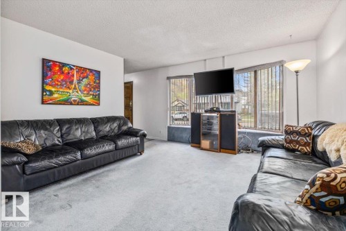11428 79 Avenue, Edmonton, AB - Indoor Photo Showing Living Room
