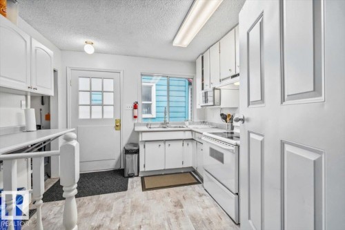 11428 79 Avenue, Edmonton, AB - Indoor Photo Showing Kitchen