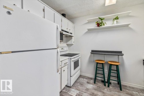 11428 79 Avenue, Edmonton, AB - Indoor Photo Showing Kitchen