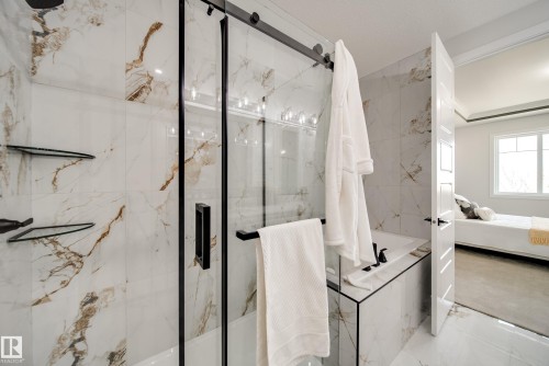 8808 183 Avenue, Edmonton, AB - Indoor Photo Showing Bathroom