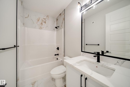 8808 183 Avenue, Edmonton, AB - Indoor Photo Showing Bathroom