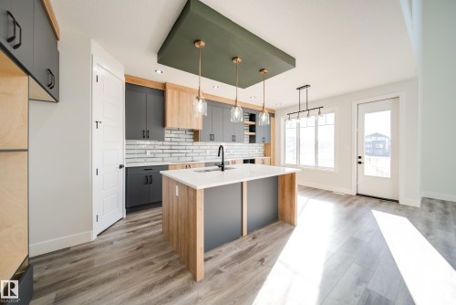 8515 183 Avenue, Edmonton, AB 