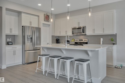 5 Stout Place, Leduc, AB - Indoor Photo Showing Kitchen With Stainless Steel Kitchen With Upgraded Kitchen