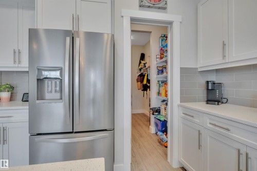 5 Stout Place, Leduc, AB - Indoor Photo Showing Kitchen