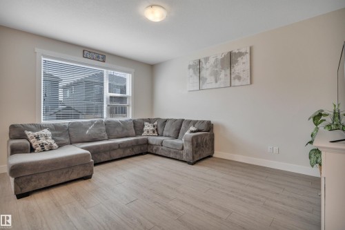 5 Stout Place, Leduc, AB - Indoor Photo Showing Living Room