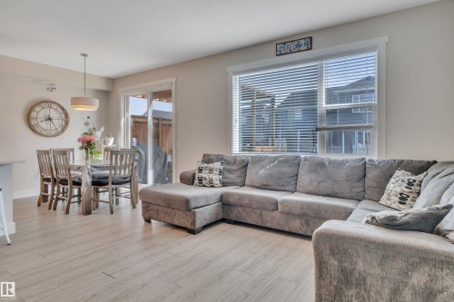 5 Stout Place, Leduc, AB - Indoor Photo Showing Living Room