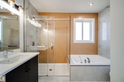 8603 183 Avenue, Edmonton, AB - Indoor Photo Showing Bathroom