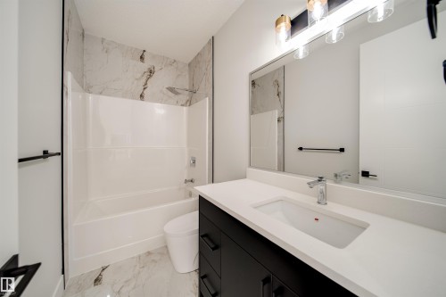 8603 183 Avenue, Edmonton, AB - Indoor Photo Showing Bathroom