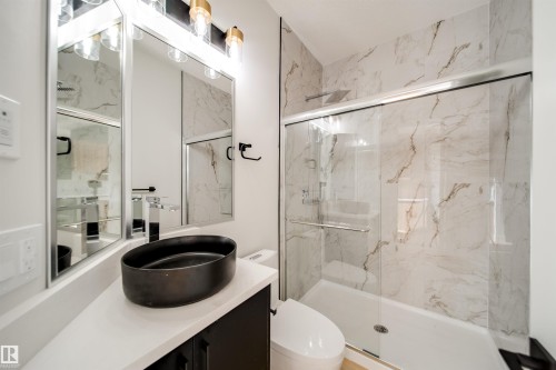 8603 183 Avenue, Edmonton, AB - Indoor Photo Showing Bathroom