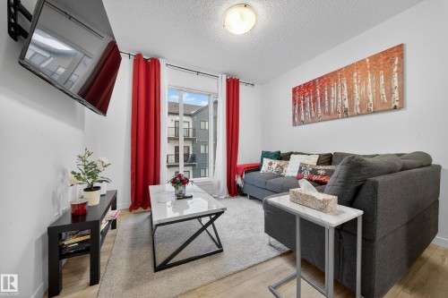 30 850 Secord Boulevard, Edmonton, AB - Indoor Photo Showing Living Room