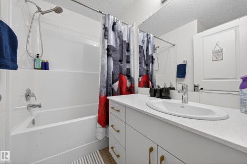 30 850 Secord Boulevard, Edmonton, AB - Indoor Photo Showing Bathroom
