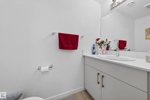 30 850 Secord Boulevard, Edmonton, AB - Indoor Photo Showing Bathroom