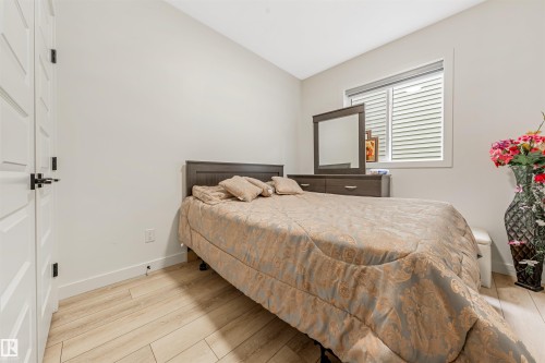 2629 15A Avenue, Edmonton, AB - Indoor Photo Showing Bedroom