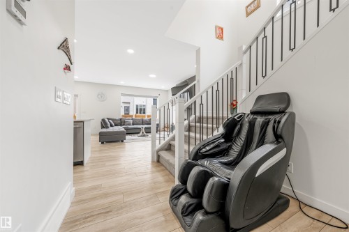2629 15A Avenue, Edmonton, AB - Indoor Photo Showing Other Room